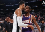 杜兰特三巨头联手，状态爆棚得分突破，老鹰冲击季后赛！的简单介绍