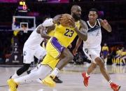 詹姆斯在热火比赛中出色防守，重返赛场引发热议！的简单介绍