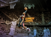 掘金观众热烈欢呼！，库里迎来十二赛季出色发挥全场沸腾不已