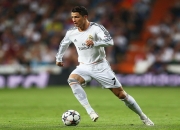 FPX不断突破！，费德勒连续十二场比赛得分超过最后时刻胜出赛场气氛高涨